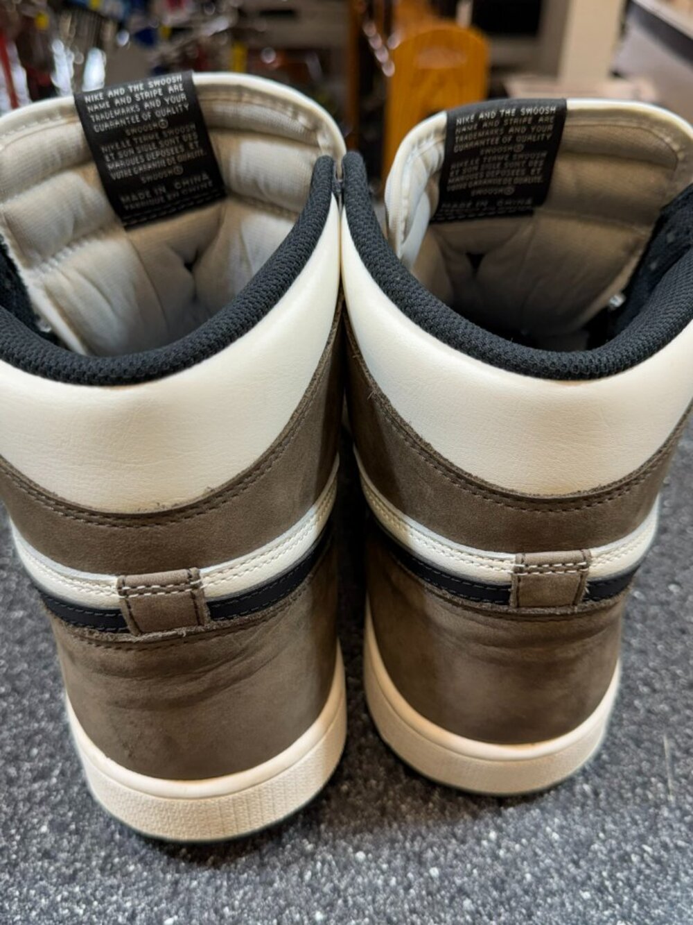Nike Air Jordan 1 High Top Mocha Sneakers, Size 11.5 - Picture 4 of 6